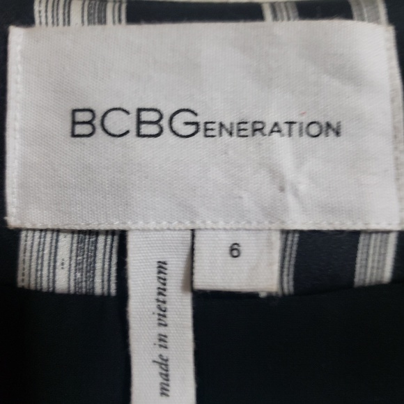 BCBGeneration open striped blazer size 6 - Picture 5 of 7